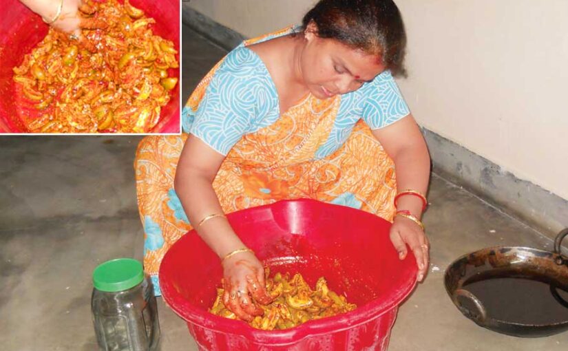 आम का अचार बना कर बढ़ाएं आमदनी