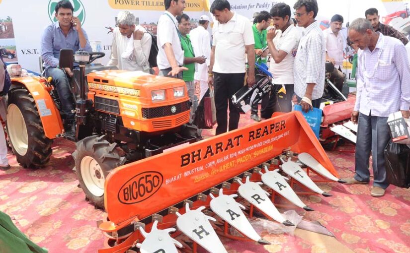फसल कटाई में कृषि यंत्रों का इस्तेमाल