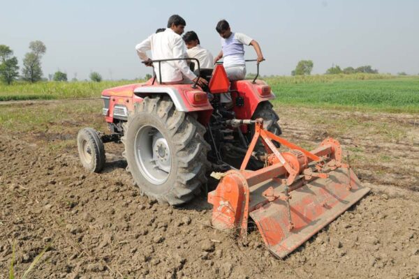 रोटावेटर खास जुताई यंत्र