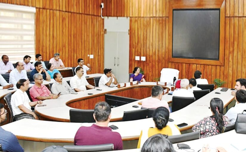 हमें अपने काम में कौशल विकास का गुण अपनाने की जरूरत