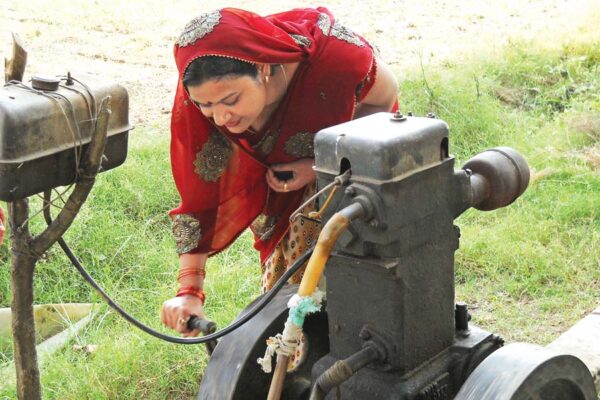 महिला किसानों के हिसाब से बनते कृषि यंत्र
