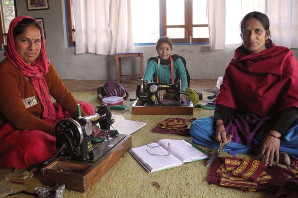 अक्षय धागा प्रोजैक्ट (Akshaya Dhaaga) के जरीए निःशुल्क सिलाई सीखेंगी युवतियां