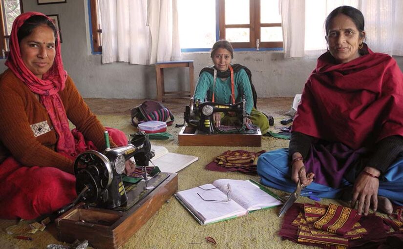 अक्षय धागा प्रोजैक्ट (Akshaya Dhaaga) के जरीए निःशुल्क सिलाई सीखेंगी युवतियां