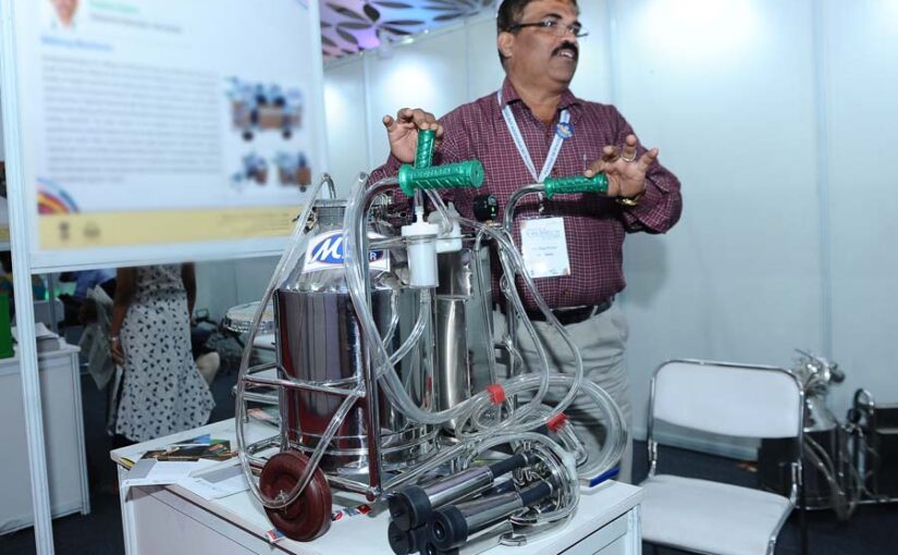 मिल्किंग मशीन (Milking Machine) : दुधारू पशुओं से दूध दुहने का खास यंत्र