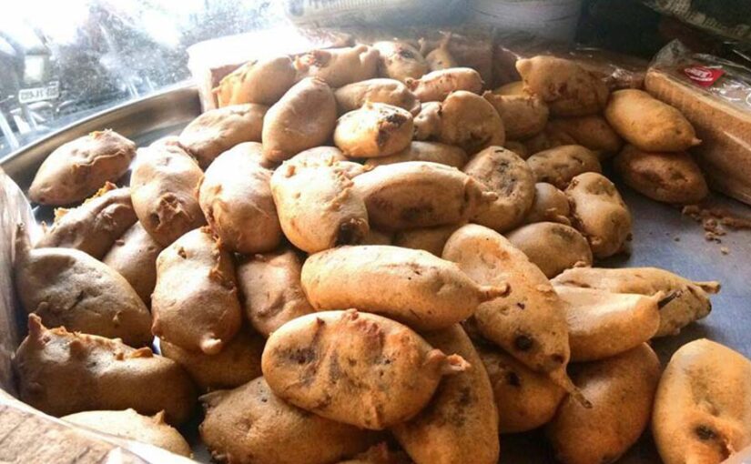 मिर्च पकौड़ा (Chilli Pakoda) : सड़क किनारे तक पसरा कारोबार