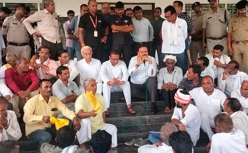 किसानों के हित के लिए कलक्टर जमीन पर