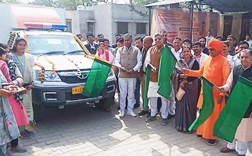 पशुपालकों के लिए लाभकारी मोबाइल पशु चिकित्सा