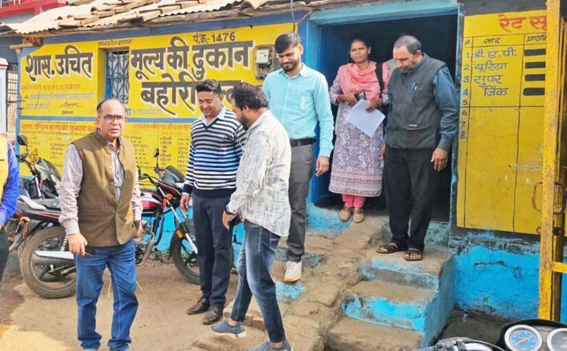 तय दरों पर उर्वरक (Fertilizers) खरीदें, साथ ही बिल भी लें