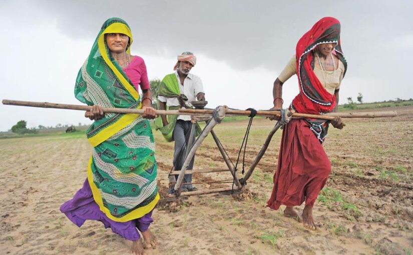 महिला किसानों (Women Farmers) के साथ भेदभाव (Discrimination) क्यों