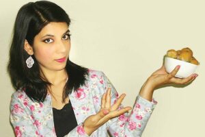 Sweets : बेसन के लड्डू , किफायती और मजेदार