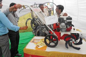 Agricultural Equipment: कृषि यंत्रों से करें खरपतवार नियंत्रण
