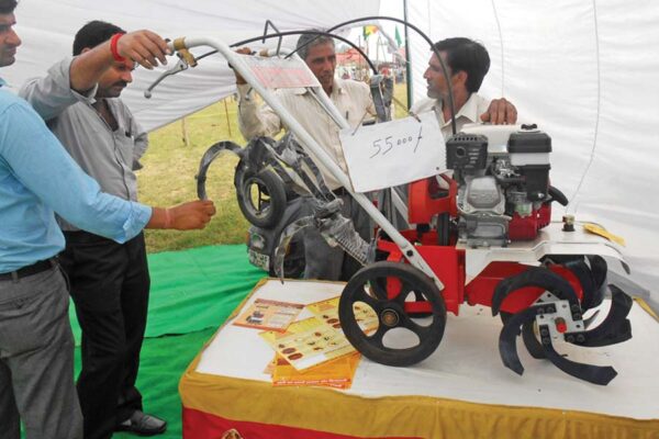 Agricultural Equipment: कृषि यंत्रों से करें खरपतवार नियंत्रण