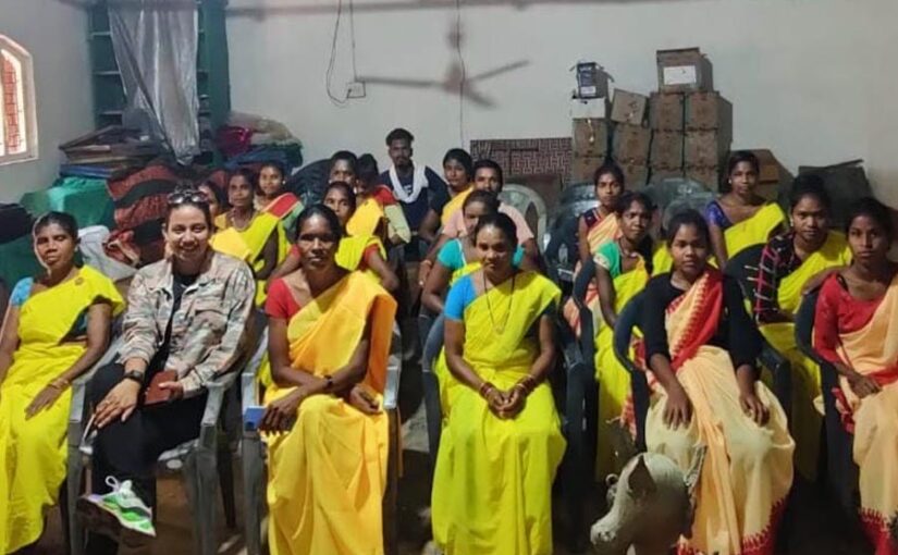 World Tribal Day : सस्ते दामों पर जमीन बेचने को मजबूर आदिवासी