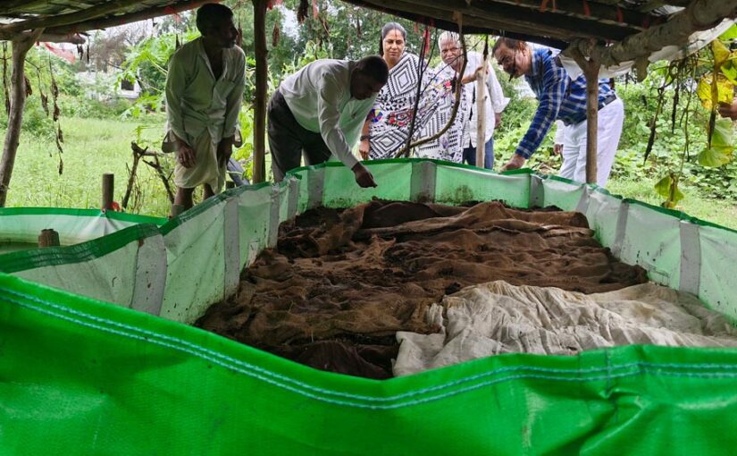 Vermicompost  : किसान प्रशिक्षण में वर्मीकंपोस्ट बनाने की मिली जानकारी