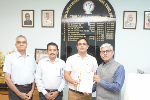 Award : लुवास के डा. मान सिंह को सर्वश्रेष्ठ मौखिक प्रस्तुति पुरस्कार