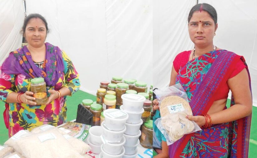 Women Farmers : जागरूकता की मिसाल, महिला किसान पुष्पा और मनीषा