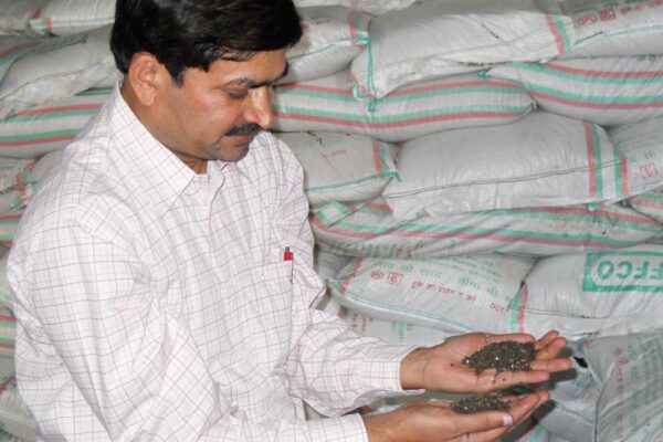 Fake Fertilizers : असली और मिलावटी खाद की सही पहचान