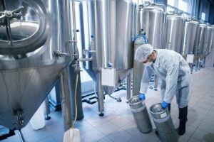 Dairy Plant: मथुरा में बनेगा एक लाख लीटर का डेयरी प्लांट