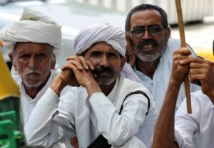 Harda Farmers Protest :  डटे किसान, ट्रैक्टरों संग आंदोलन तेज
