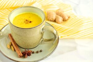 Turmeric Black Pepper Milk : दादी माँ की रसोई से जुड़ा पारंपरिक स्वाद