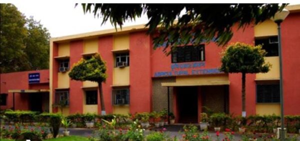 College Admission : आईसीएआर ने बढ़ाई PG और Ph.D. की अंतिम तिथि